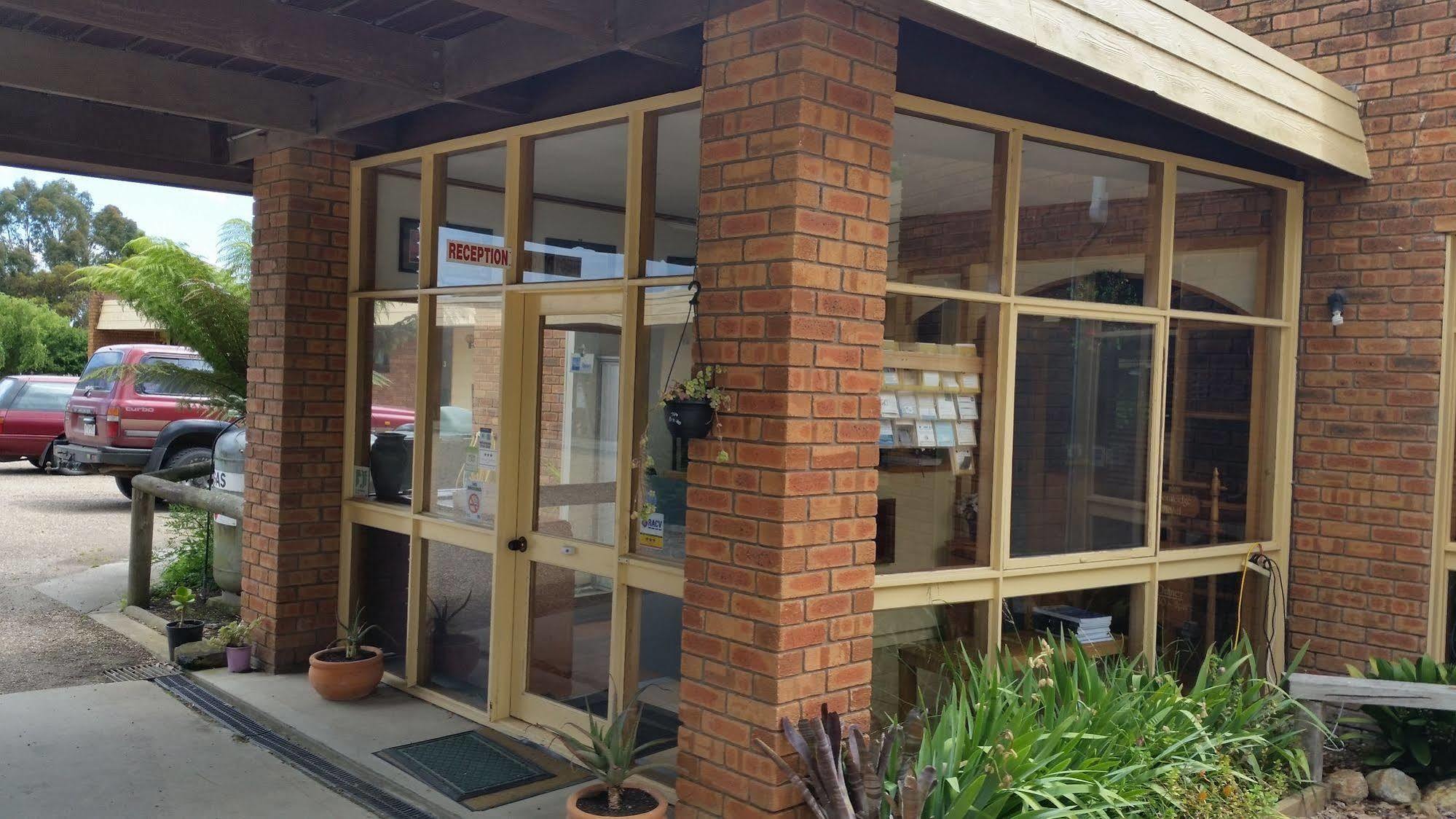 Toora Lodge Motel Exterior photo